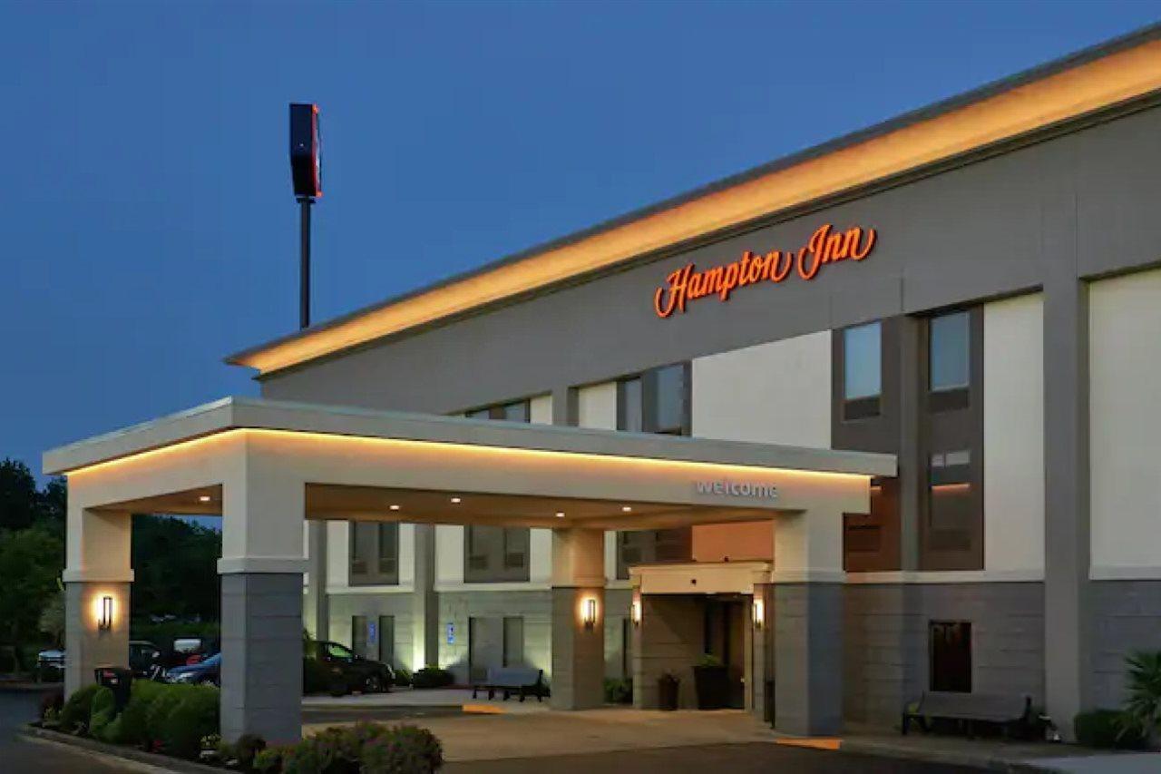 Hampton Inn Louisville/I-65/Brooks Road Exterior photo