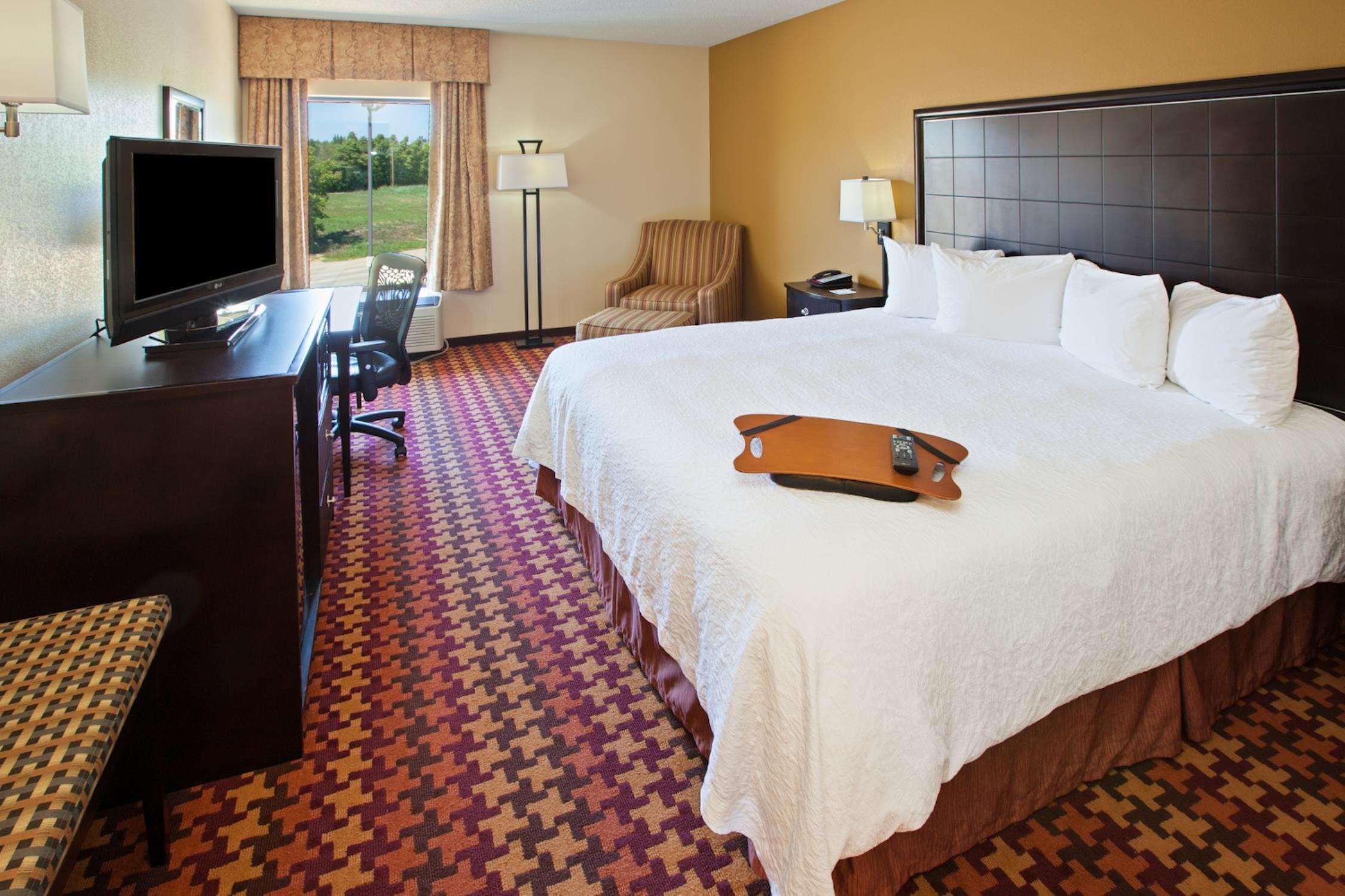 Hampton Inn Louisville/I-65/Brooks Road Exterior photo